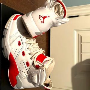 Air Jordan White Fire Reds